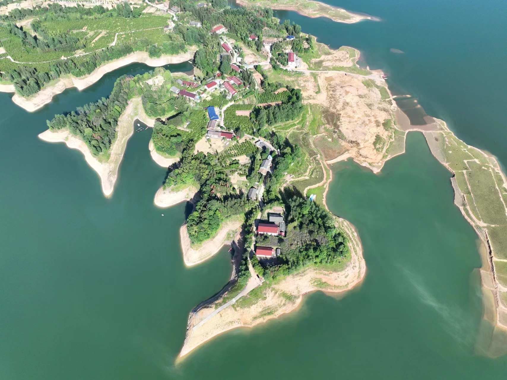 陈家滩乡大庄坪村航拍美景