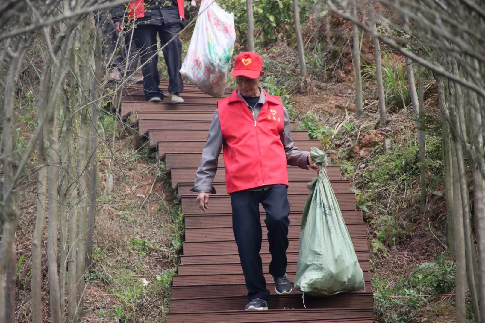 界亭驿村户外党员活动