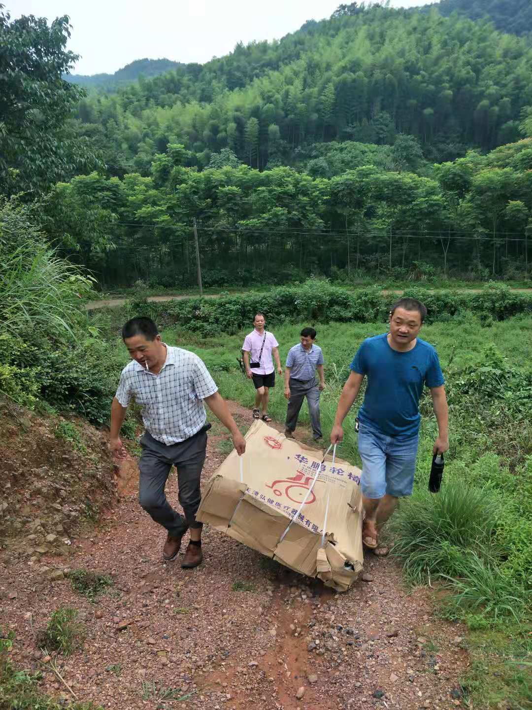 官庄镇太平铺村优秀党员： 郑朝辉为民办实事