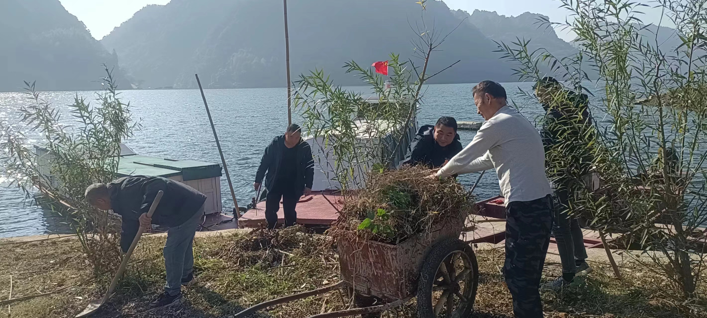 李加发 李易军