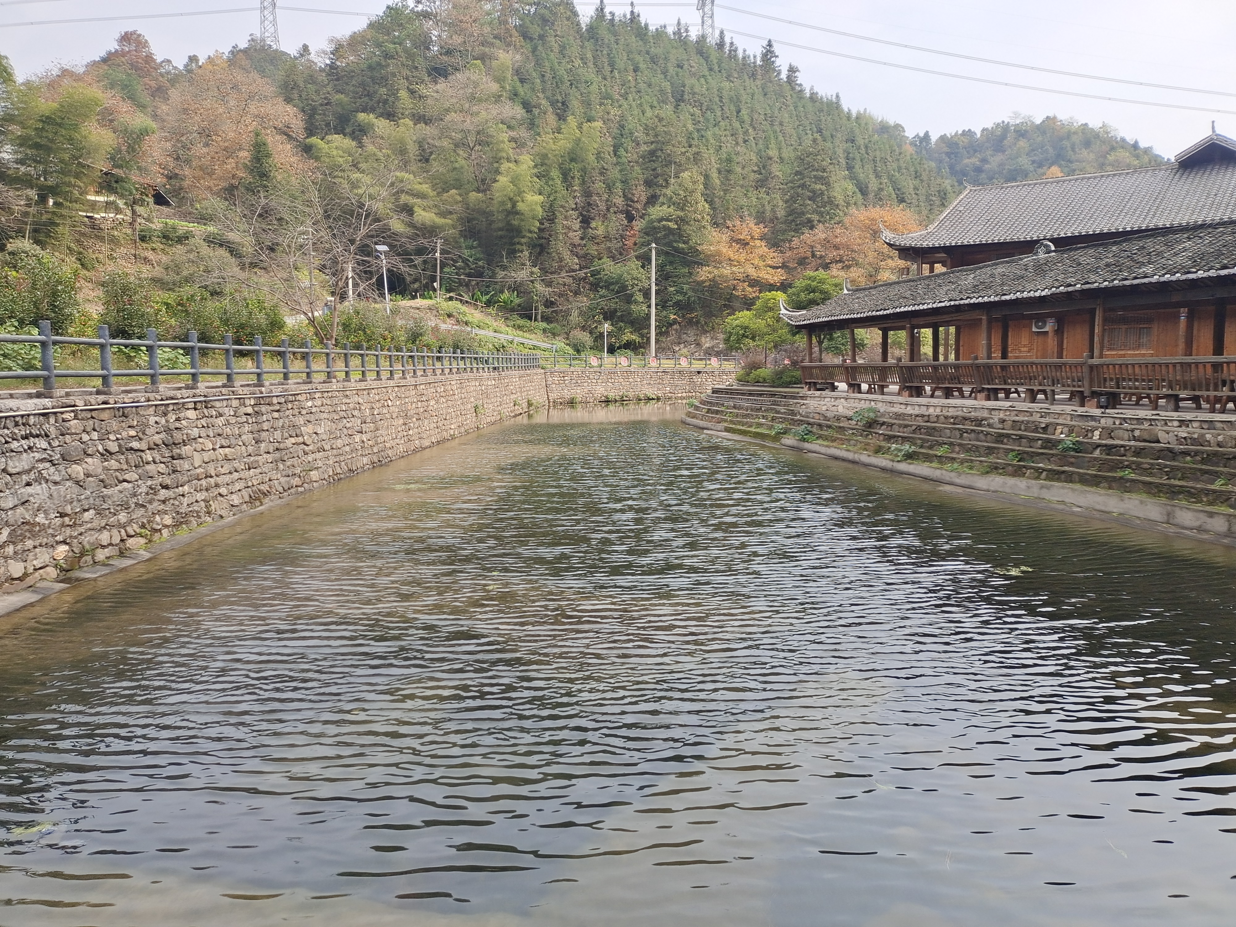 界亭驿村金州溪美丽村寨